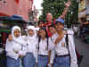 yogya schoolkids.JPG (93311 bytes)